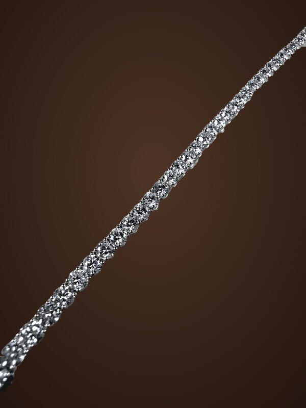 Tennis bracelet · Bold