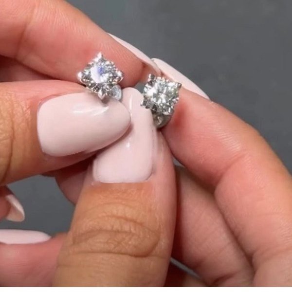 Solitaire studs · 1 ct